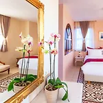 摄影艺术精品酒店 4* Rhodes City