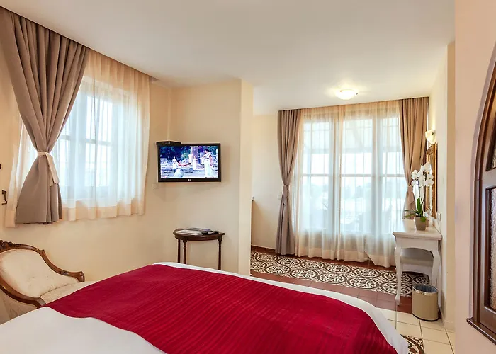 In Camera Art Boutique 4*